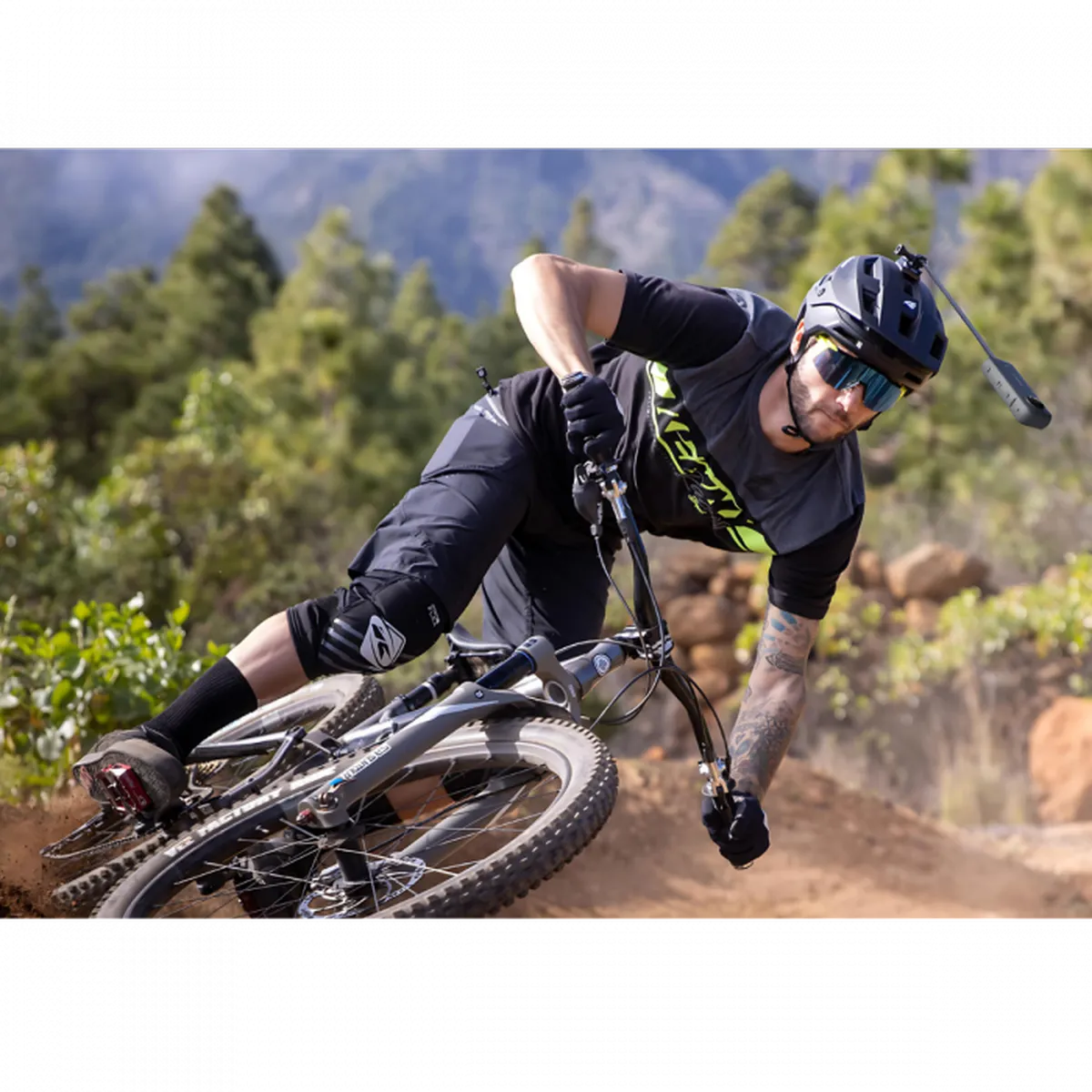 Suporte Unicórnio Fibra de Carbono Insta360 para Capacete