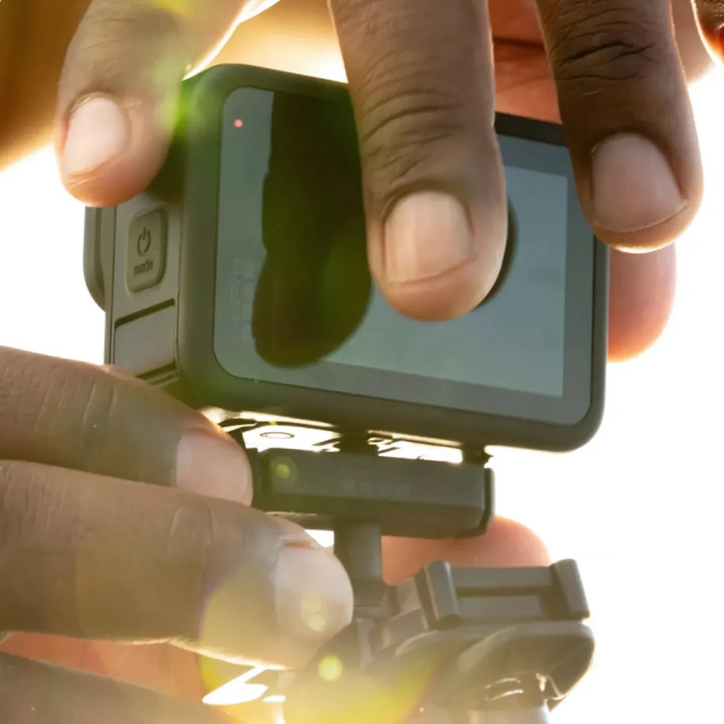 Suporte de Trava Magnética Original GoPro para HERO 13 - AEMAG-001
